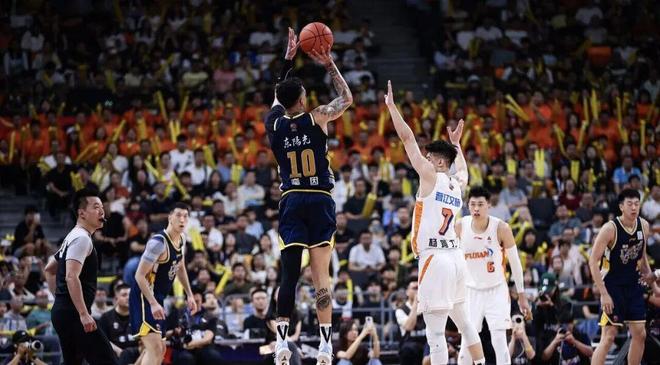 广东男篮今日早报！新大外仍未注册，徐杰崔永熙低迷，杜锋赛后再次甩锅