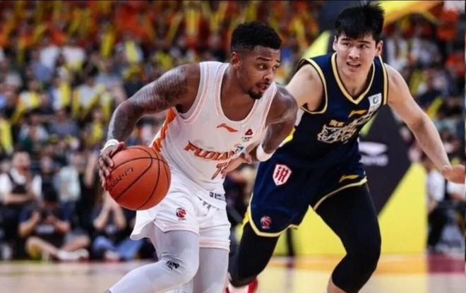 福建队的皮特森何方上将，为何如此骁勇