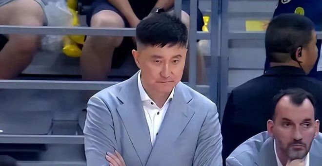 好一个球迷答谢夜！领先19分到输12分，球迷：求隔指导回医院看球