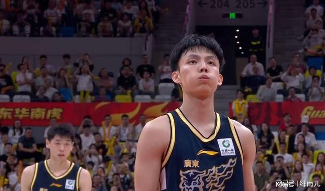首轮打北京+次轮打上海！广东惨遭重大打击，杜锋迎来最难季后赛