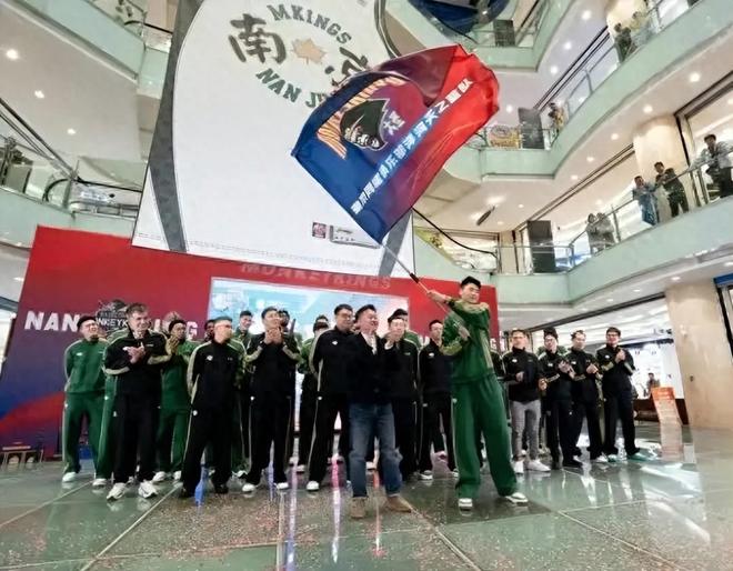 有趣！开赛前提出夺冠，现提前无缘季后赛，老板向球迷郑重致歉