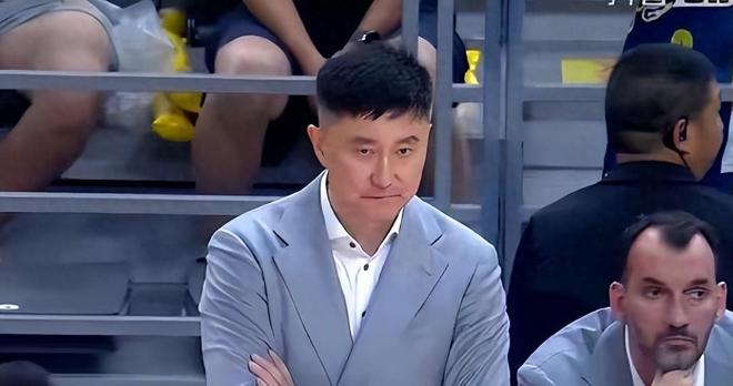 广东遭逆转，赛后皮特森影射广东队，朱芳雨现场向球迷道歉