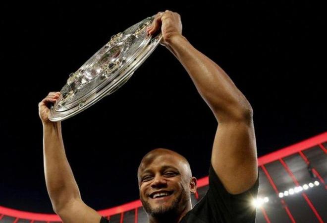 孔帕尼德甲两连冠！德甲50胜里程碑，冲击三冠王+德甲积分纪录