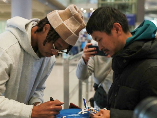 北京官宣新小外已与球队会合！能攻坚能三分，取代斯佩尔曼吧？