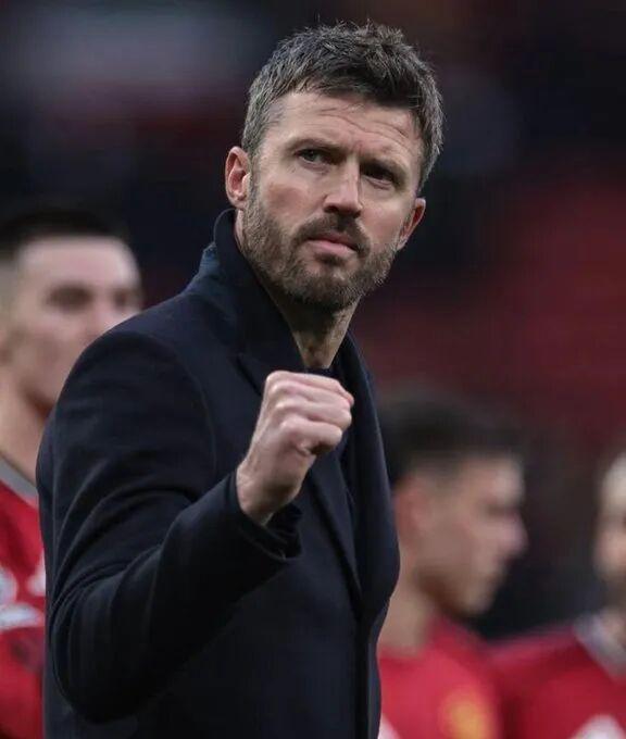 埃弗拉：曼联变得像切尔西一样，每年都在换教练