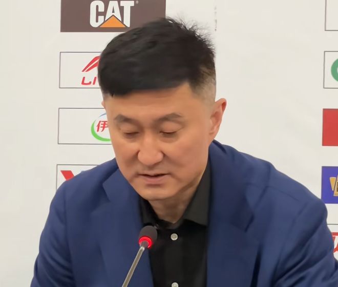 输山西发布会！杜锋亲承拼得不错但不满关键球，奎因寄语执行力！