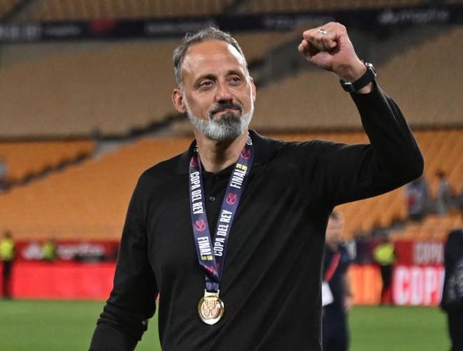 马塔拉佐小传：从藤校数学系高材生到国王杯冠军教头