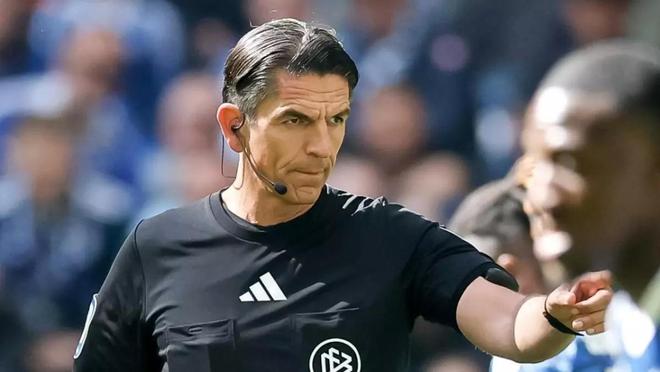 德国裁判艾特金宣布退役，曾执法欧冠巴萨6-1逆转巴黎