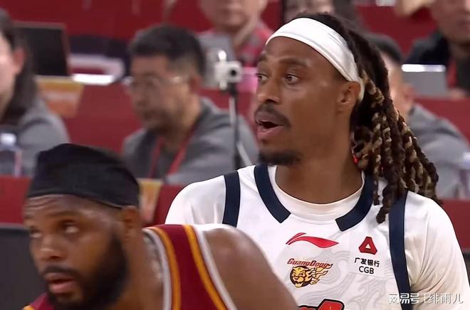 挤走萨姆纳！广东队官宣签下拉科塞维奇，杜锋力保麦考尔留队！