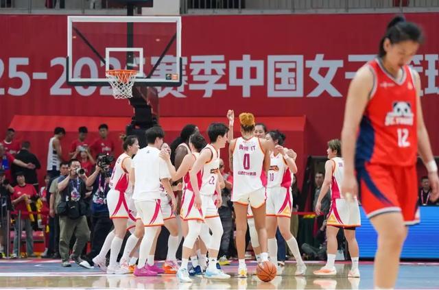 Give me five！山西女篮“杀”回主场