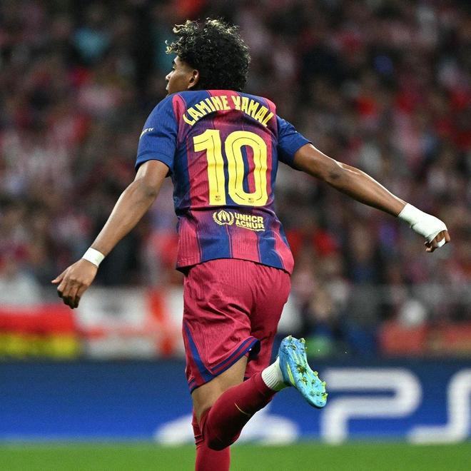 亚马尔闪电破门，巴萨欧冠淘汰赛最快进球时隔7年易主