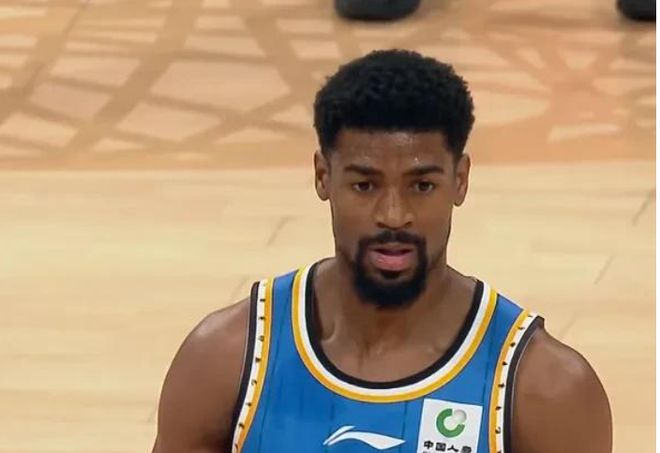 广东男篮新消息，杜锋大手一挥放弃萨林杰，北京首钢终于裁掉贝利