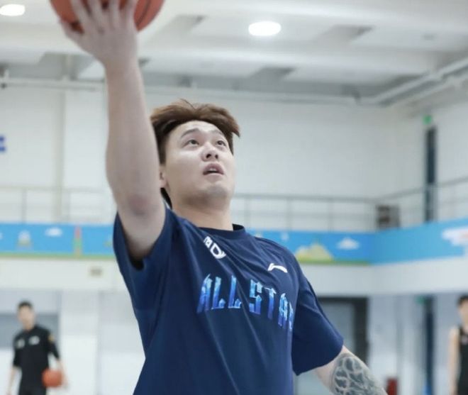 北京男篮动态：赵睿仍在康复 曾凡博盼收官战复出 贝利即将离队