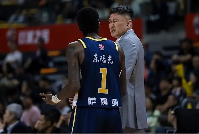 离队之人是他！广东官宣，原因出炉，季后赛4外援搞定，杜锋拼了