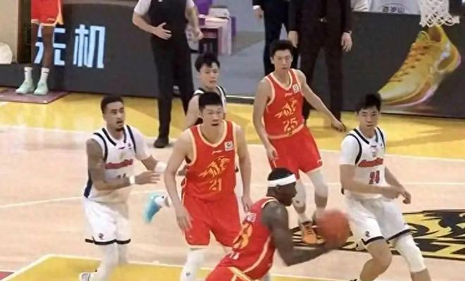 麦考尔不去福建原因曝光：他家有喜事，全队送祝福，杜锋很人性化