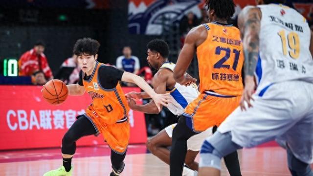 上次是姚明时代！23连胜收官CBA常规赛，上海久事男篮剑指总冠军？