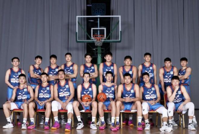 42战全败！四川主帅：只要有人坚守四川男篮就不会倒下，对不起大家