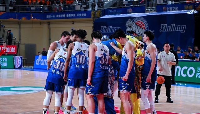 新疆男篮大换血！齐麟合同到期，外援一个不留，新帅浮出水面