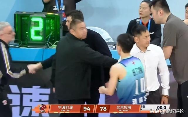 张庆鹏：这个赛季满怀希望到经历各种困难 没有完成北京球迷的希望