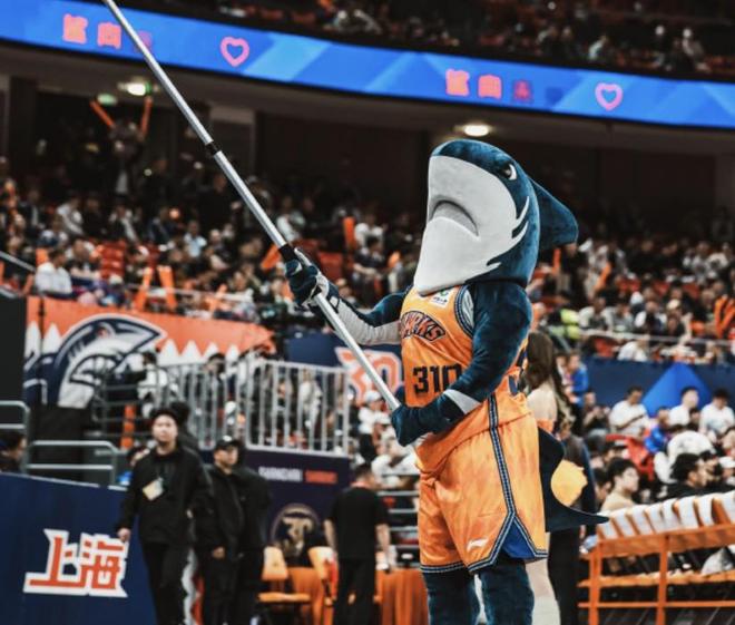 上海豪取23连胜结束常规赛，追平2001-02夺冠赛季连胜场次纪录