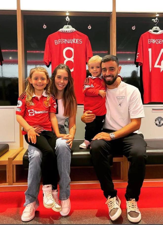 B费谈拒绝沙特报价：我想夺得英超和欧冠冠军，妻子支持我