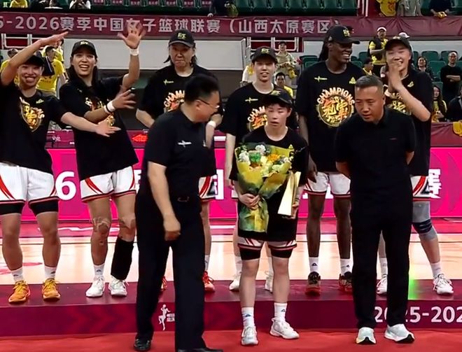 李缘获FMVP！两记超远3分锁胜局 怒吼一幕令人泪目宫鲁鸣重选她？