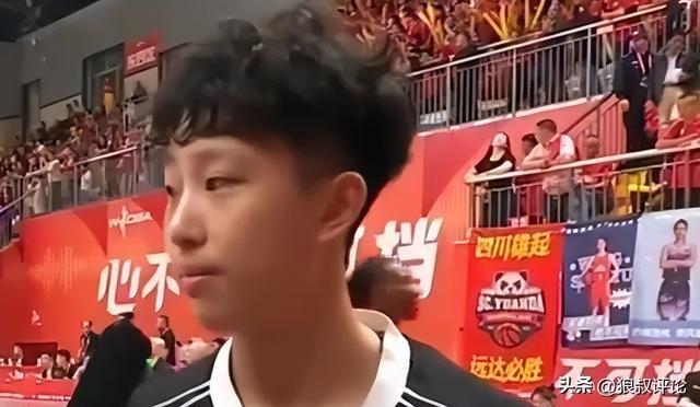 四川女篮夺冠夜！冉珂嘉惨遭DNP 今夏是否赴美打球引外界猜想