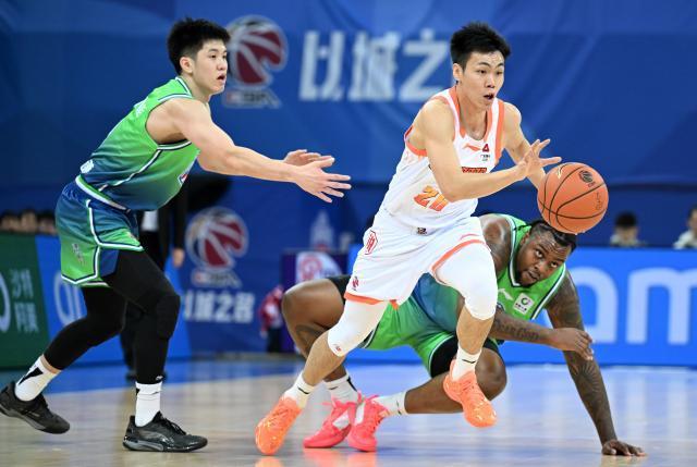 初登CBA即闪耀的“老秀”！庞峥麟拓展最佳新秀定义