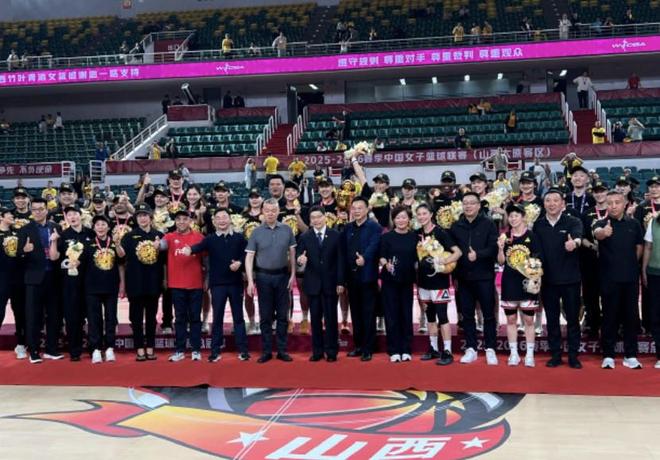 四川女篮74-65山西女篮4年3夺WCBA总冠军，李缘当选FMVP
