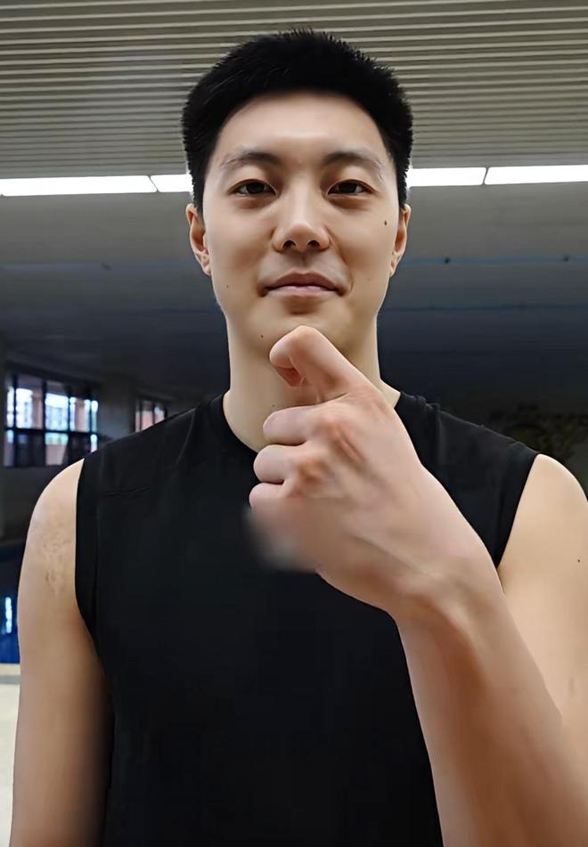 广东3消息！崔永熙罕见发声，徐杰有望拿顶薪，徐昕伤情报告出炉