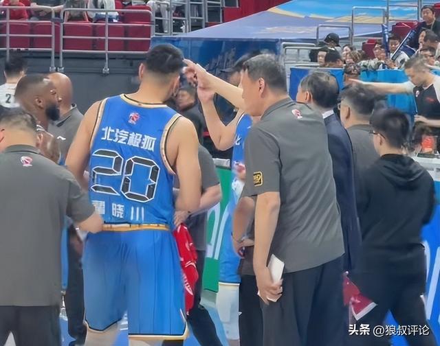 杨毅：李楠是许利民邀请到北京男篮 目前还没有到再入江湖的时候