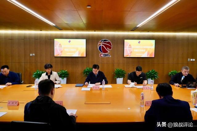 中国篮协：CBA季后赛计划安排6-7名外籍裁判员执裁半决赛和总决赛