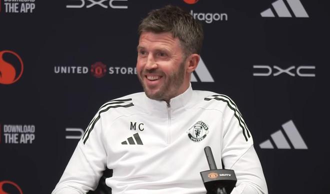 卡里克：很高兴看到拉爵来卡灵顿表达支持，我们只是闲聊而已