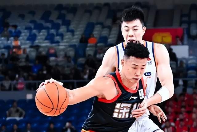 4人大丰收！山东大汉成赢家，徐昕打出身价，杜锋这一招太厉害了