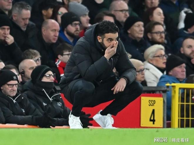 英超独角戏！曼联遇上克星，多赢两场必进欧冠，老队长回来了