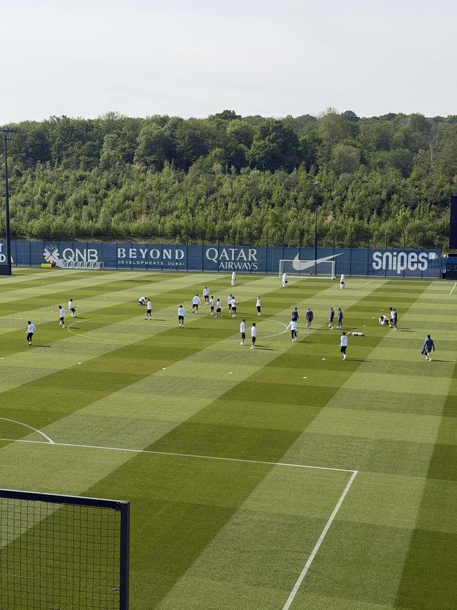 记者：除恩贾恩图外，巴黎所有球员参加了欧冠赛前训练