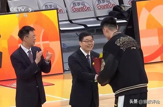 胡金秋：季后赛目标是卫冕总冠军 期待CBA赛场实现父子同台