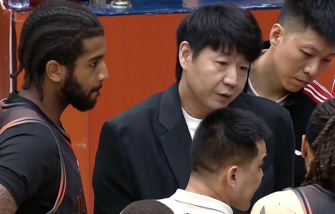 辽宁男篮10分完胜山东，赵继伟14+7付豪16+8 莫兰德12+14表现出色