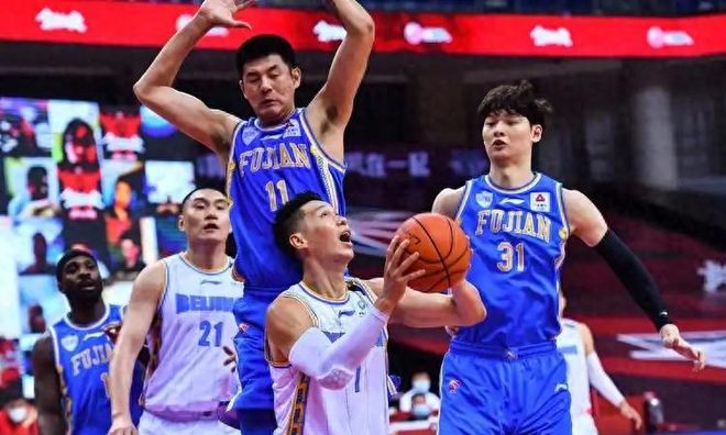 内讧后逆袭！贺希宁斩CBAMVP，沈梓捷一句“回防了”解恩怨