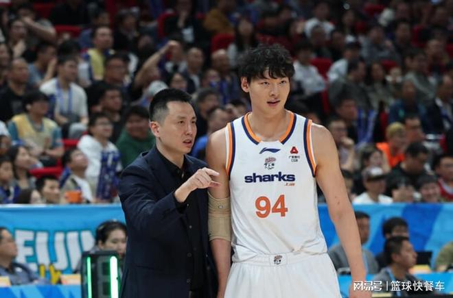 CBA第一争冠热门球队！一年连拿三冠有望冲第4冠：比广东北京还猛