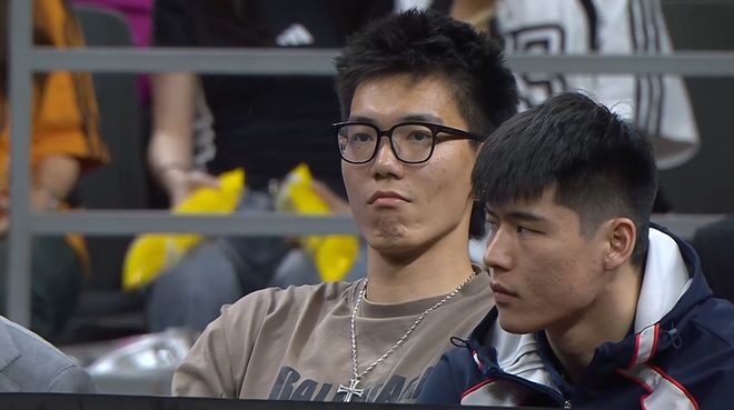 不愧是加拿大名帅！重用3人造17分惨案，杜锋没苦硬吃广东0-1广州