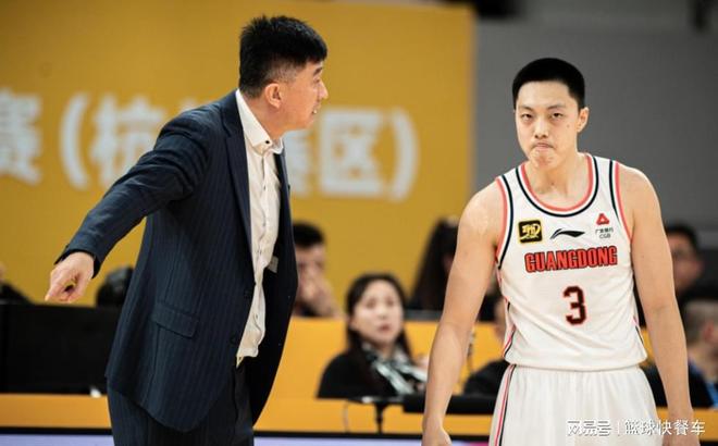 广东17分惨败夜揪出三大罪人！别急着喊杜锋下课：他才是罪魁祸首