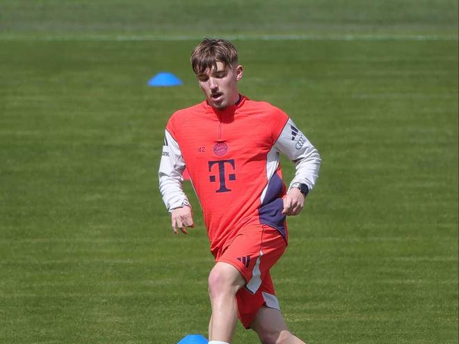 拜仁和巴黎的欧冠比赛很精彩，这两球队谁进决赛谁就要夺冠？