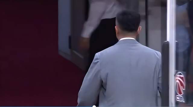 广东惨败之后郭艾伦为何当众调侃杜锋？或许和这两件事有关