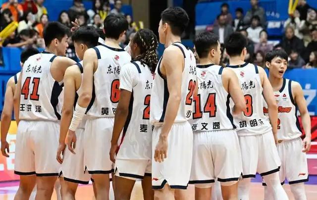 主场赢球等于稳晋级？CBA季后赛首轮，直接打了传统强队的脸！