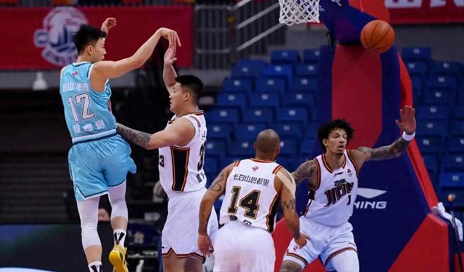 广东主场爆冷输广州，看看媒体专家怎么说，到底是主场还是客场？