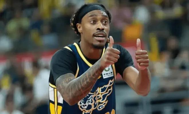 杜锋用人成麻烦！麦考尔搭配徐杰作死，持续信任2迷将，调整太乱