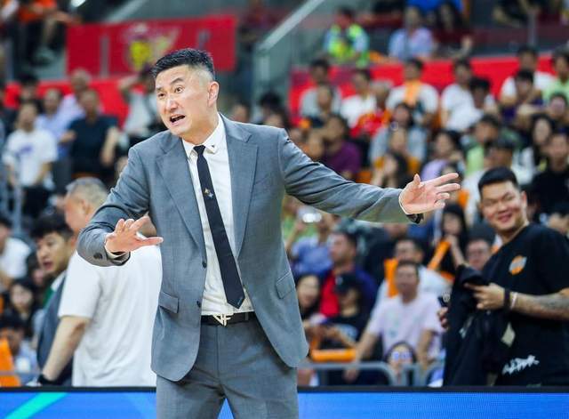 广东76比93惨败广州赛后！看看杜锋、徐杰、徐昕如何评价这场比赛