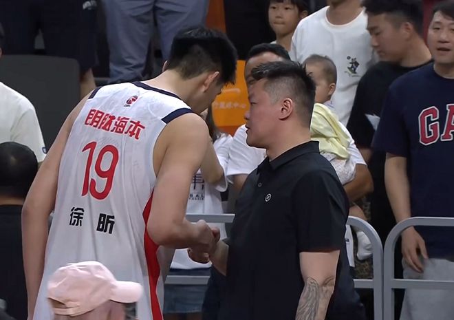 窝心！17分惨败，还被喊下课！发布会杜锋怒批广东球员不执行战术