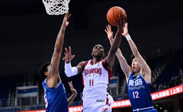 青岛输球揪出头号罪人！关键时刻拒投+致命失误，刘维伟看走眼了